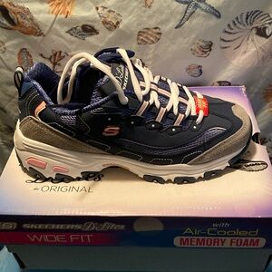 Women’s sketchers D’lites new journey sneakers